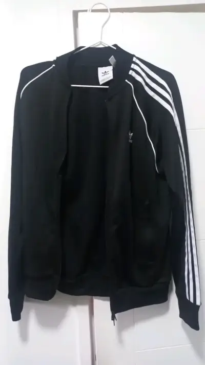 Chaqueta deportiva negra Adidas con franjas blancas - miniatura 1