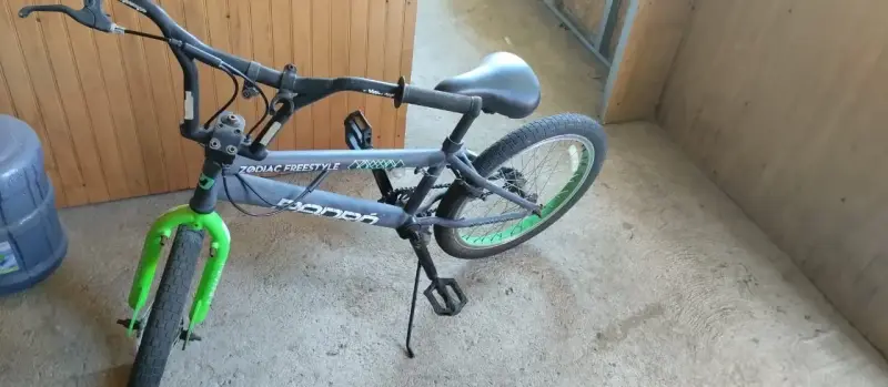 Bicicleta BMX Zodiac Freestyle verde y negra - 2