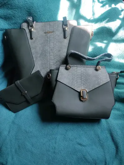 Set de bolsos verdes ArenaRoja - miniatura 1