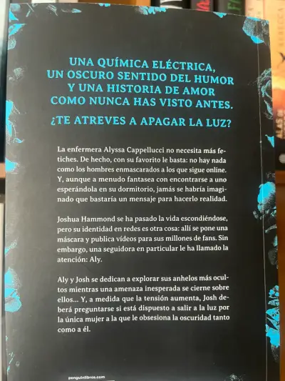 Libro 'A Oscuras' de Navessa Allen - miniatura 2