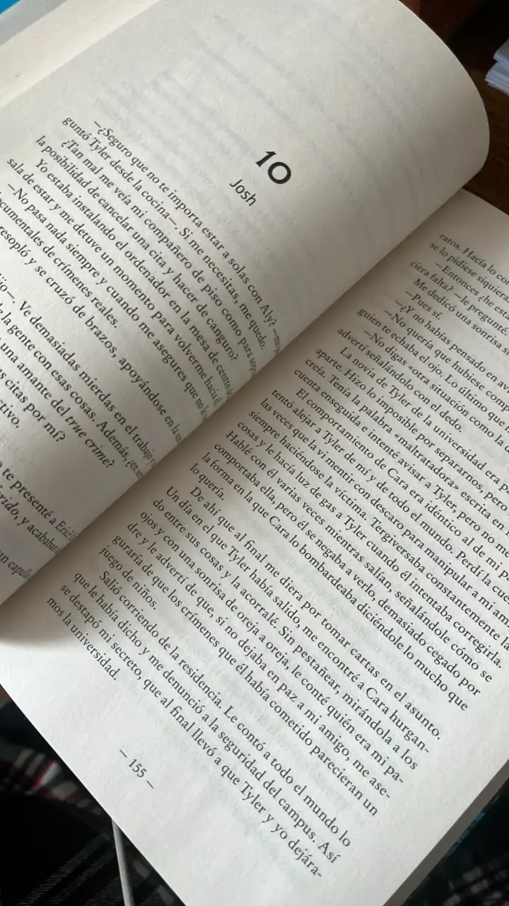 Libro 'A Oscuras' de Navessa Allen - 4