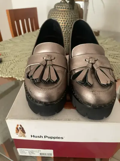 Zapatos de mujer Hush Puppies plateados con plataforma - miniatura 1
