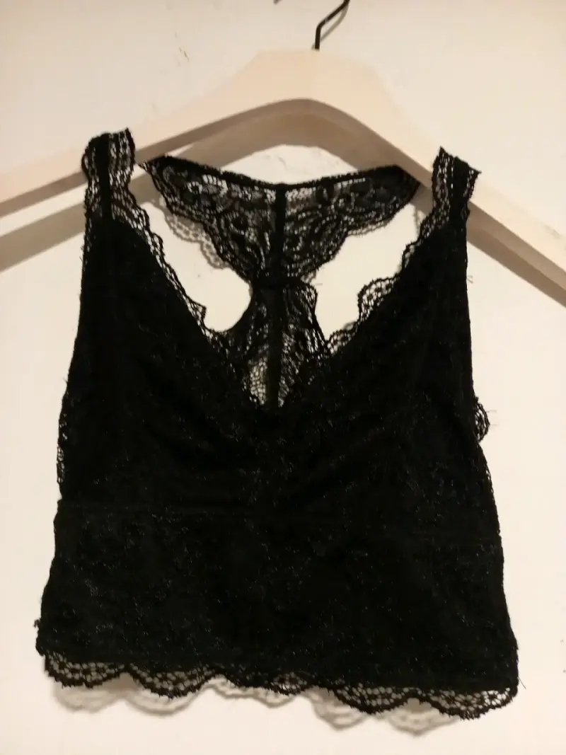 Bralette de encaje negro LA Hearts - 4