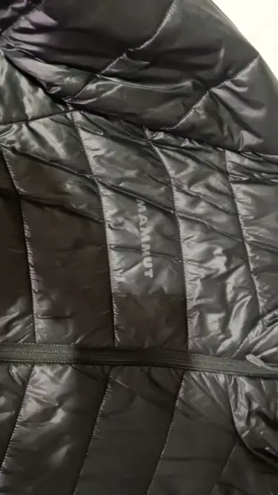 Chaqueta de plumas negra Mammut para invierno - miniatura 3
