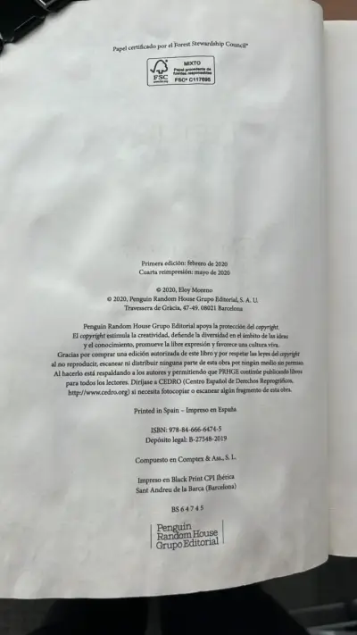 Libro 'Tierra' de Eloy Moreno en buen estado - miniatura 3
