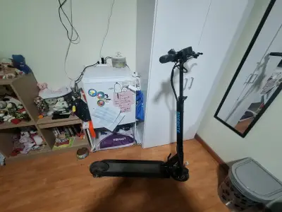 Scooter eléctrico plegable Shengeite en buen estado - miniatura 1