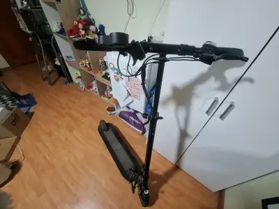 Scooter eléctrico plegable Shengeite en buen estado - miniatura 2