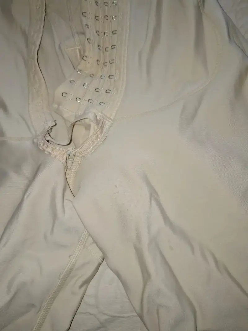 Faja post operatoria beige con cierre frontal - 3