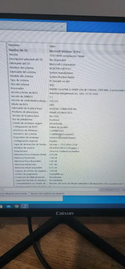 Computador de escritorio con monitor y teclado - miniatura 4