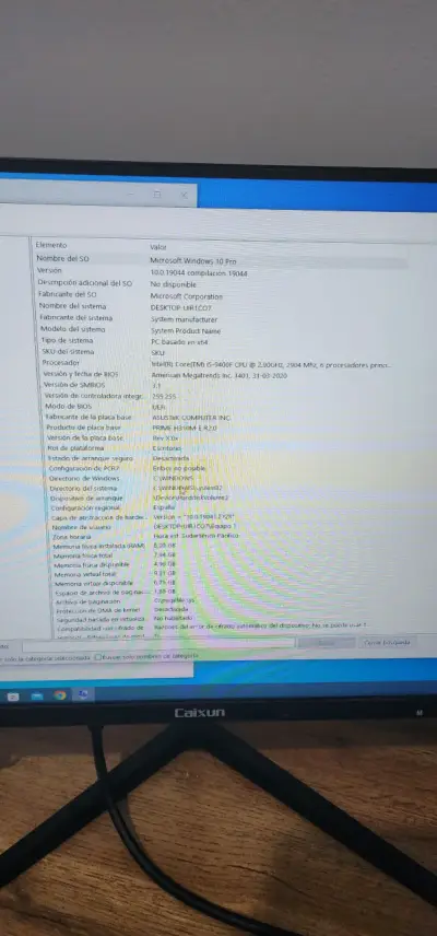 Computador de escritorio con monitor y teclado - miniatura 5
