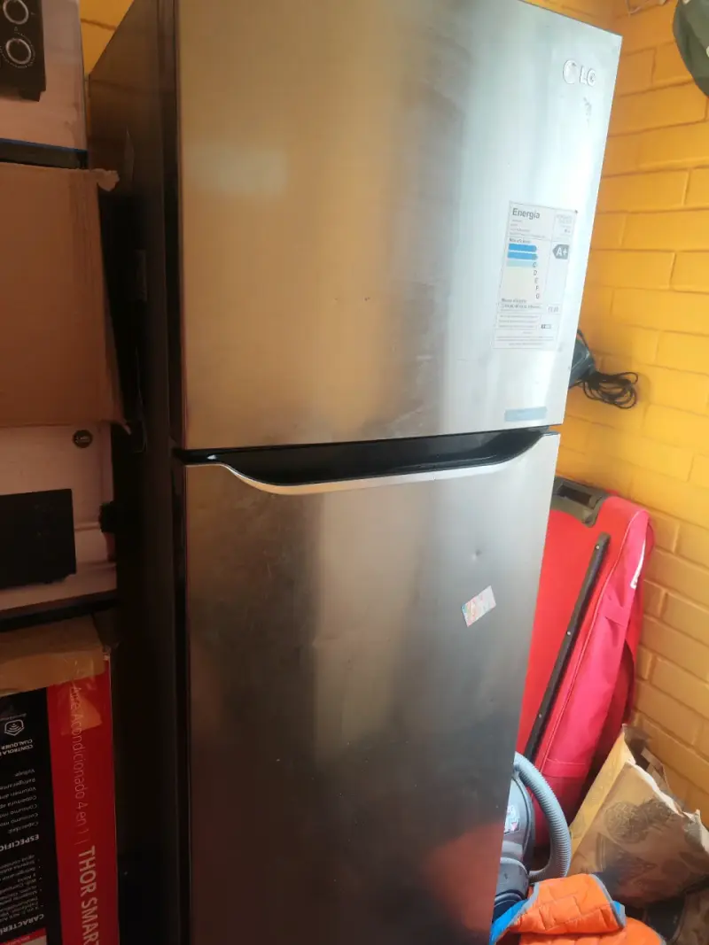 Refrigerador LG de acero inoxidable con eficiencia energética A+