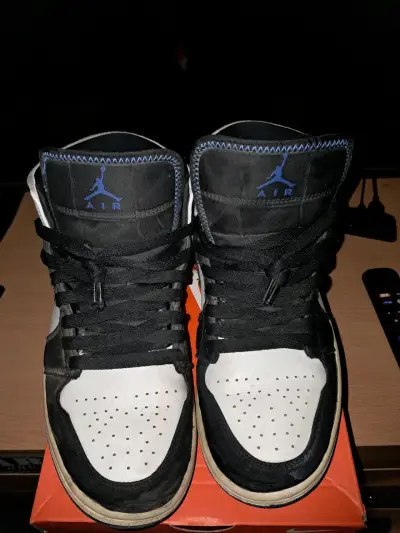 Zapatillas deportivas Air Jordan negras y blancas - miniatura 1