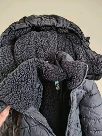 Chaqueta de felpa azul marino con capucha - miniatura 2