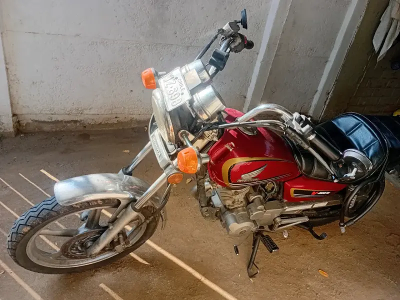 Moto Honda V-Men para REPARAR - 2