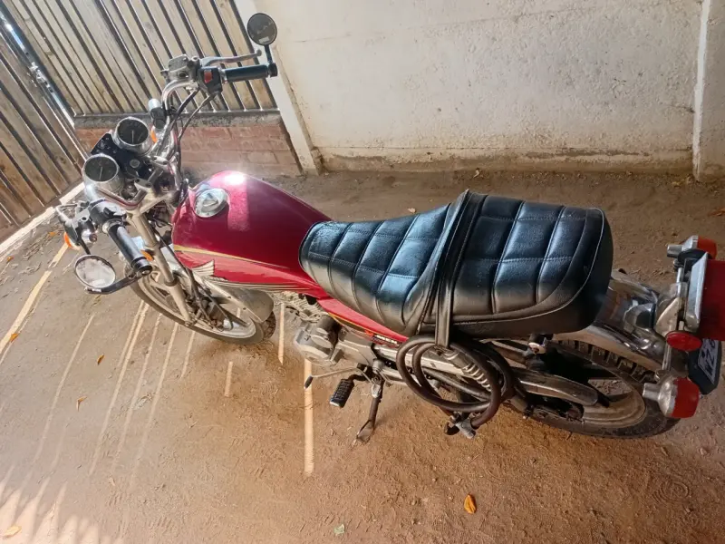 Moto Honda V-Men para REPARAR - 4
