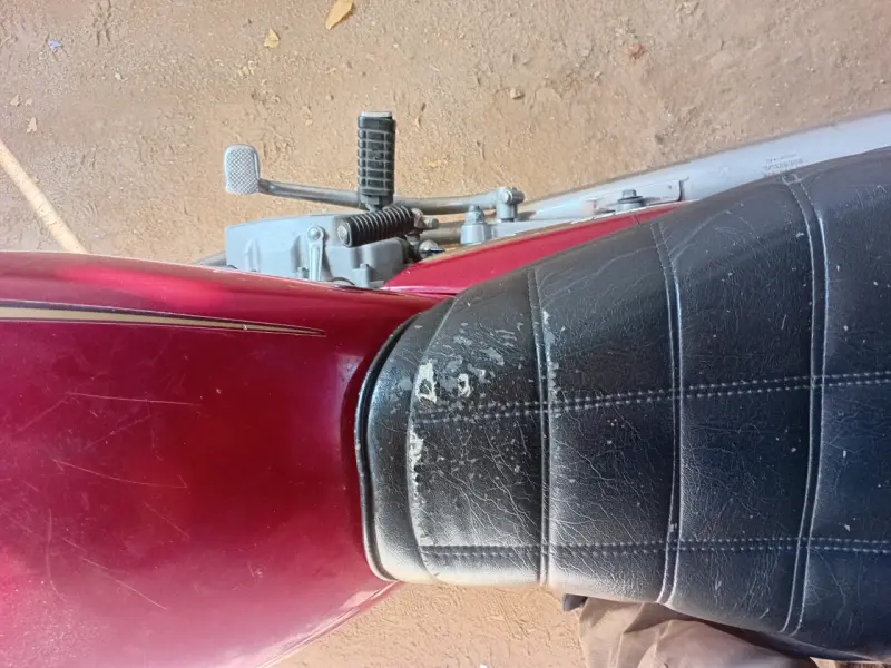 Moto Honda V-Men para REPARAR - 5