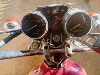 Moto Honda V-Men para REPARAR - miniatura 6