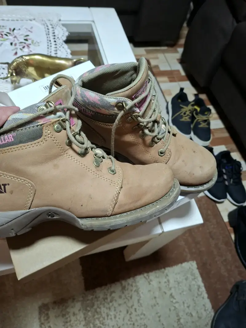 Botas Caterpillar de cuero beige para mujer - 2