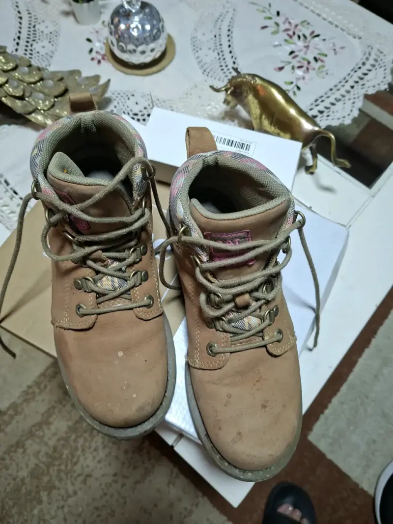 Botas Caterpillar de cuero beige para mujer - 3