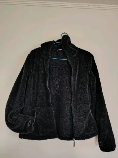Chaqueta de felpa negra con capucha - miniatura 1
