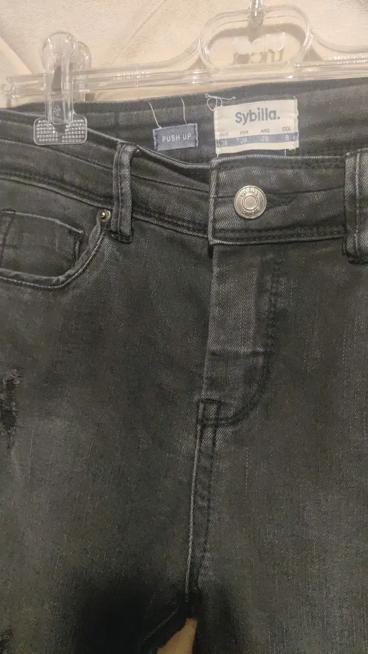 Jeans negros desgastados para mujer Sybilla - 2