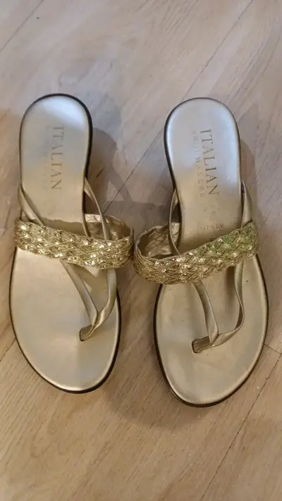 Sandalias doradas Italian Shoemakers elegantes - miniatura 1