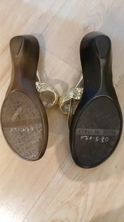Sandalias doradas Italian Shoemakers elegantes - miniatura 2