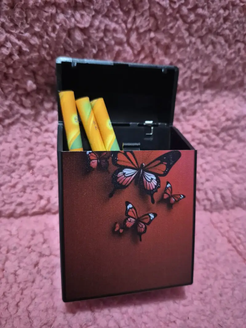 Porta cigarrillos con diseño de mariposas - 2