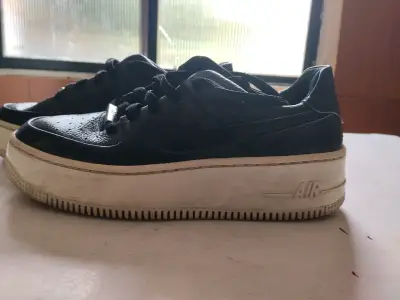 Zapatillas deportivas negras con plataforma - miniatura 1