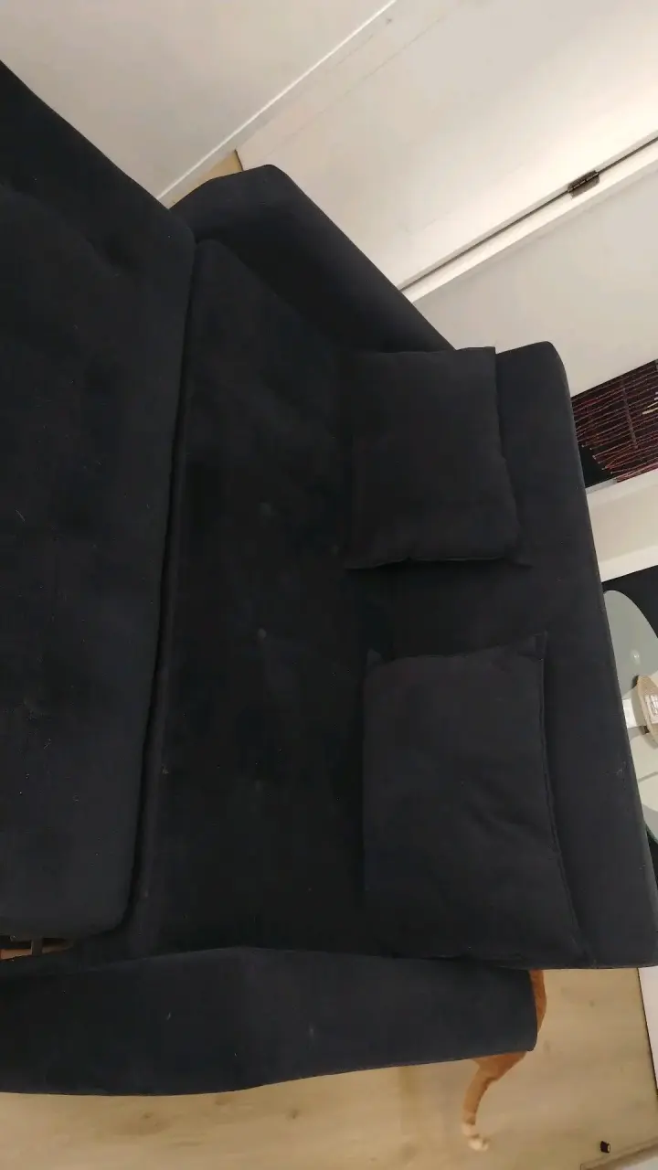 Sofá cama negro en buen estado. - 3