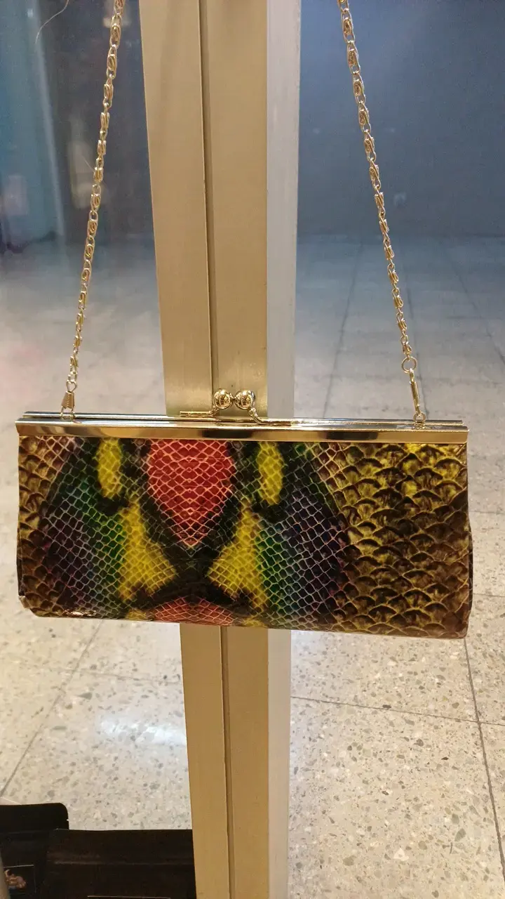 Cartera de mano estampado serpiente - 2