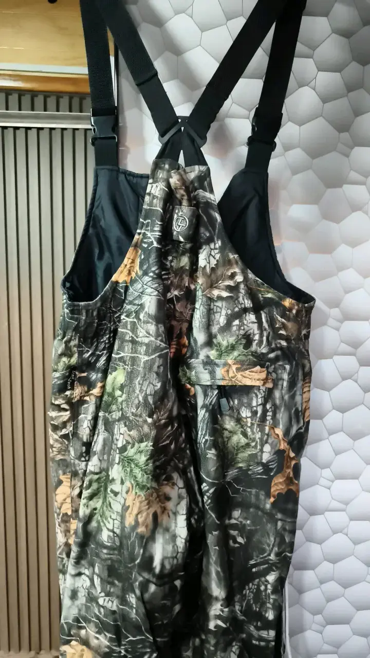 Pantalones de caza camuflados con tirantes - 3