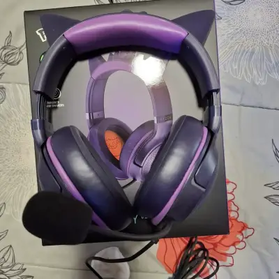 Audífonos Razer Kraken Kitty V2 Edición Pokémon - miniatura 1