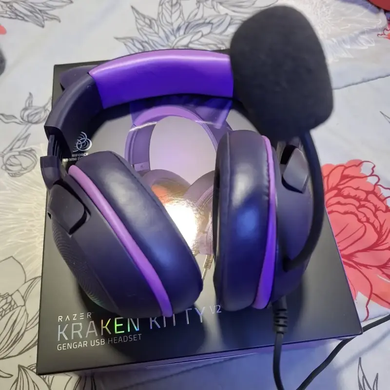 Audífonos Razer Kraken Kitty V2 Edición Pokémon - 2