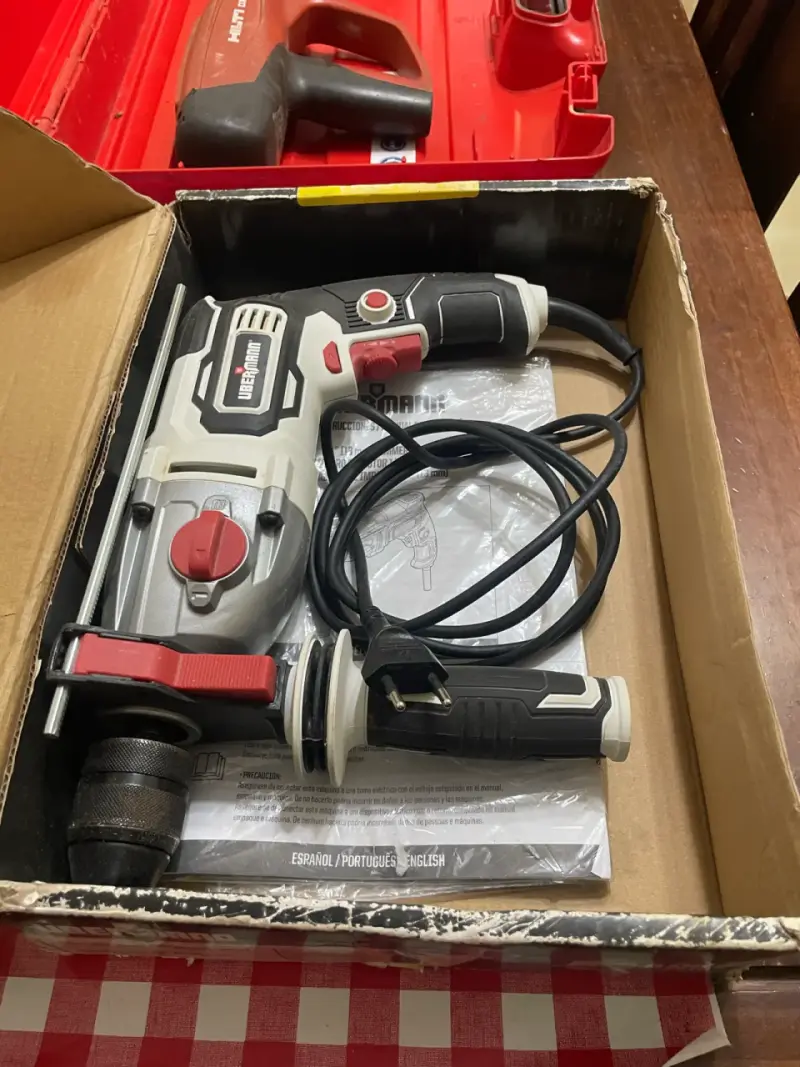Taladro percutor Ubermann con cable en caja - 2