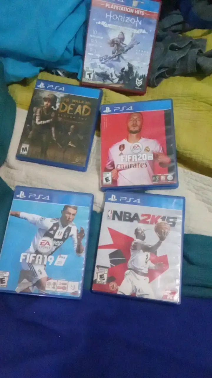 Lote de juegos PS4 variados - 1