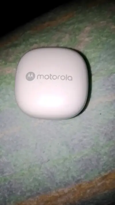 Audífonos inalámbricos Motorola con estuche - miniatura 1