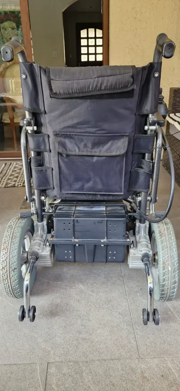 Silla de ruedas eléctrica plegable en buen estado - 2