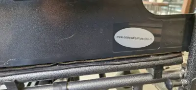 Silla de ruedas eléctrica plegable en buen estado - miniatura 4