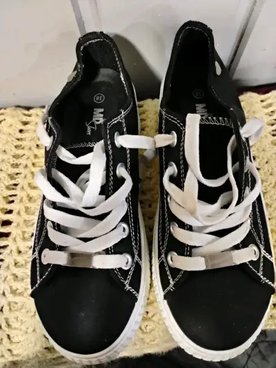 Zapatillas negras casuales talla 38/39 - miniatura 1