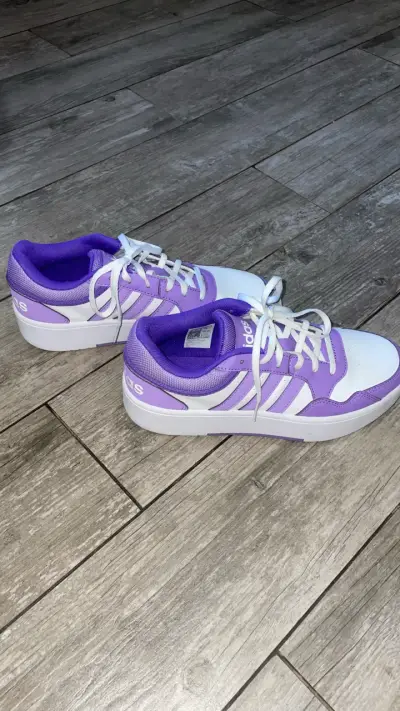 Zapatillas deportivas moradas y blancas Adidas - miniatura 3