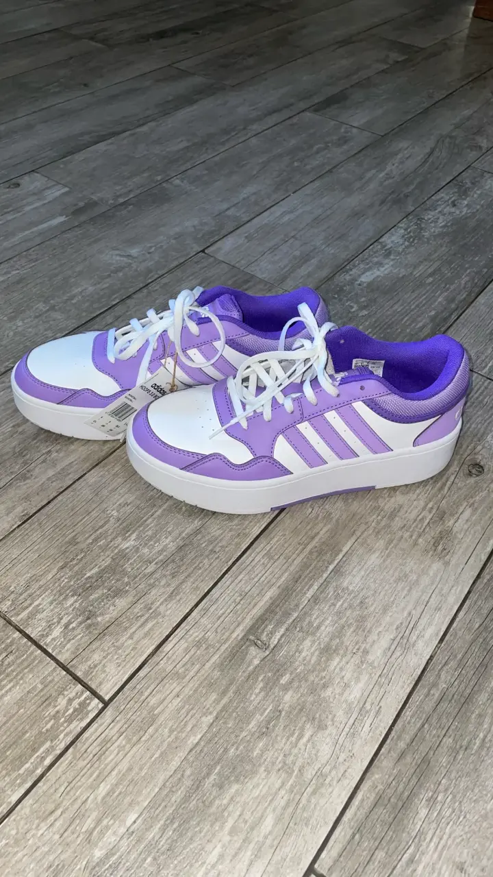 Zapatillas deportivas moradas y blancas Adidas - 4