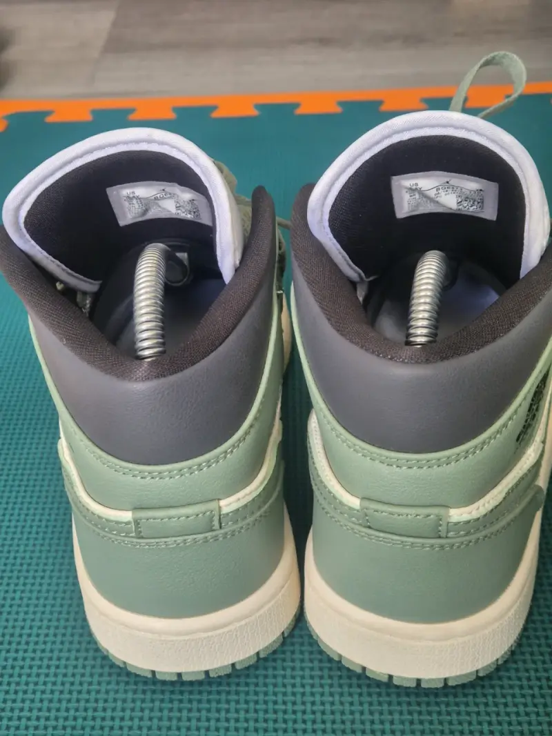 Zapatillas deportivas Air Jordan blancas y verdes - 2