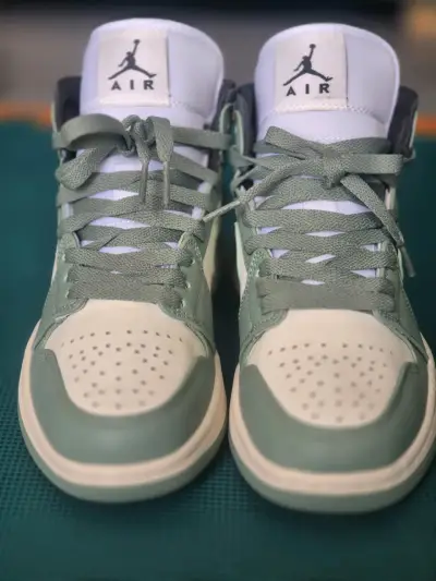 Zapatillas deportivas Air Jordan blancas y verdes - miniatura 3