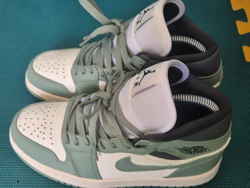 Zapatillas deportivas Air Jordan blancas y verdes - 4