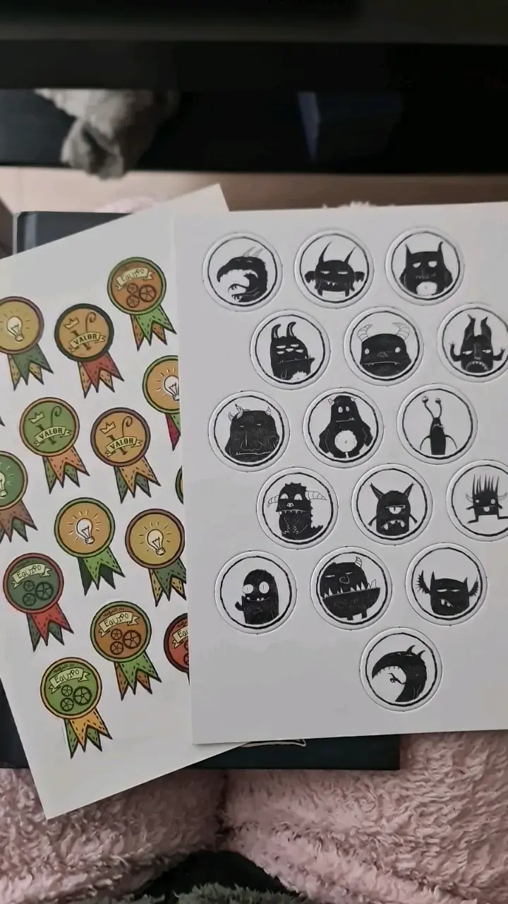 Libro 'Pequeños Detectives de Monstruos' en la oscuridad - 2