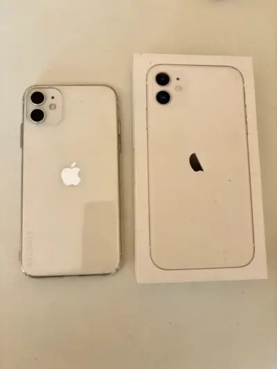 iPhone 11 Blanco con Caja y Accesorios - miniatura 1