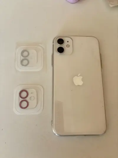 iPhone 11 Blanco con Caja y Accesorios - miniatura 2