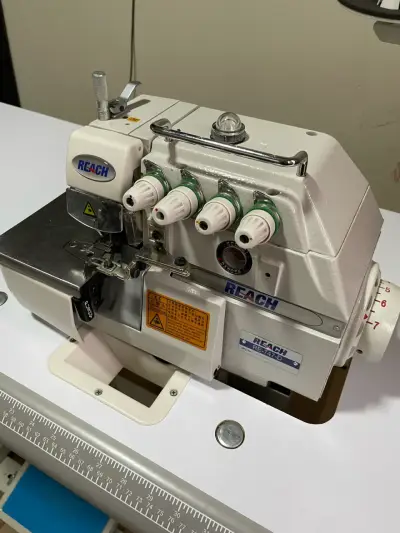 Máquina overlock industrial Reach RE-747D - miniatura 1