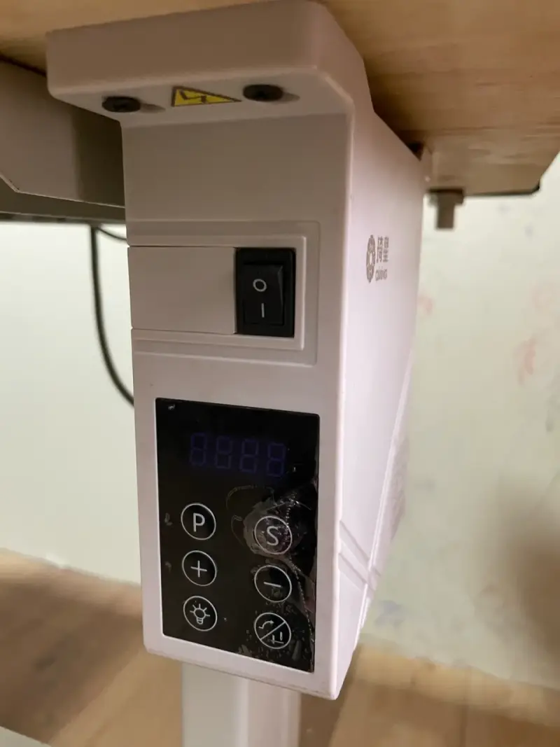 Máquina overlock industrial Reach RE-747D - 5